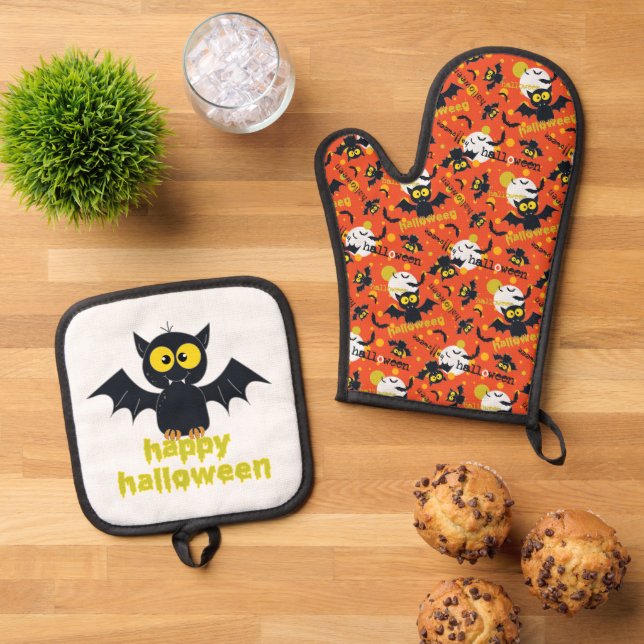 Happy Halloween Vampire Fang Flying Bats Full Moon Oven Mitt & Pot Holder Set (Top Down)