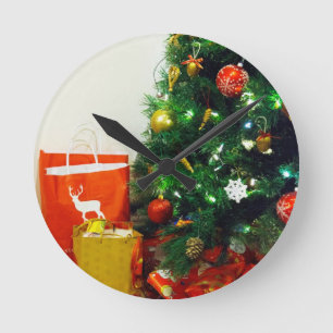 HAPPY HOLIDAYS ROUND CLOCK