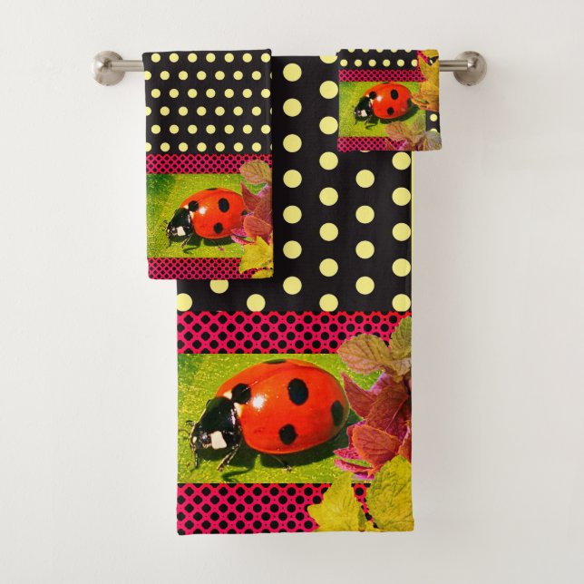 Happy Little Ladybug Bath Towel Set (Insitu)