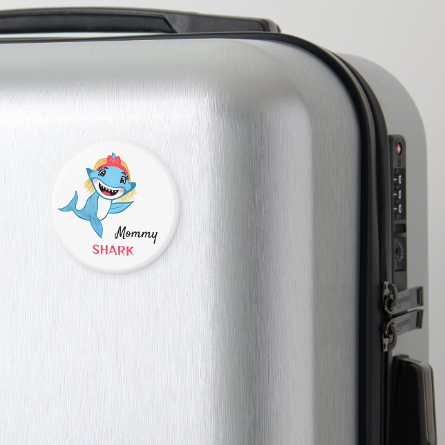 Happy SharkFamily Mummy Magnet (In Situ (Luggage))