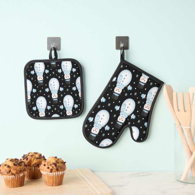 Happy Snowman Vibes Frosty Christmas Designs Oven Mitt & Pot Holder Set (Insitu(Hanging))