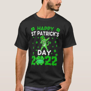 Happy St Patrick's Day 2022 Dabbing Cat Clover T-Shirt