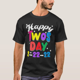 Happy Twosday 2022 Cute Leopard Rainbow February 2 T-Shirt
