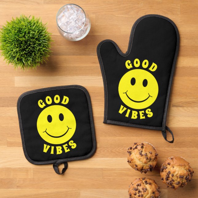 Happy Yellow Face Good Vibes Black Oven Mitt & Pot Holder Set (Top Down)