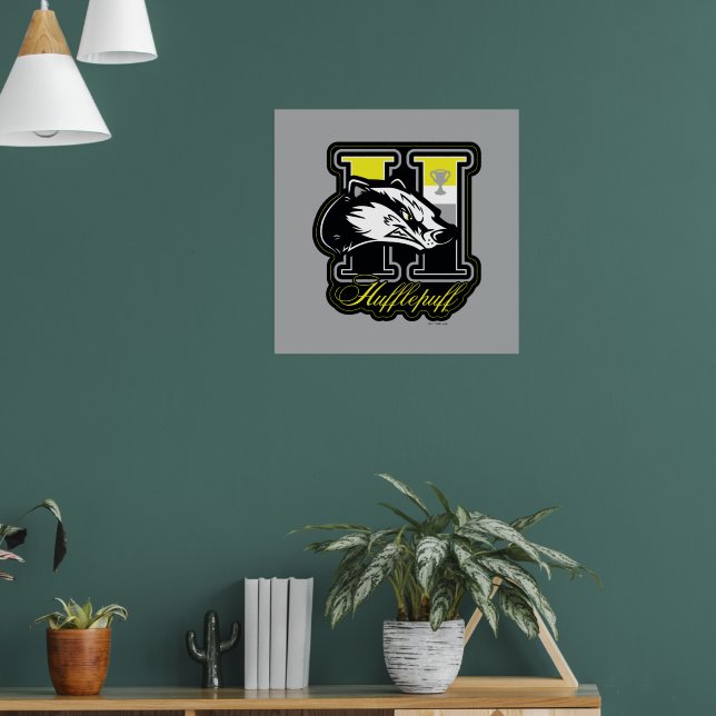 HARRY POTTER™ | HUFFLEPUFF™ Athletic Badge Poster (Living Room 1)