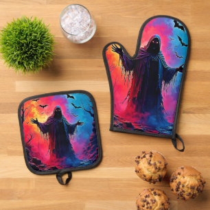 Haunting Demon Cloaked In Shadows Design Oven Mitt & Pot Holder Set