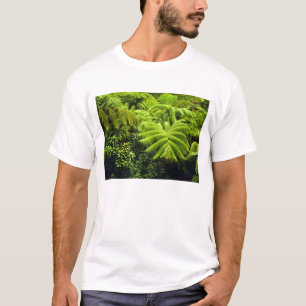 Hawaii, Big Island, Lush tropical greenery in 2 T-Shirt