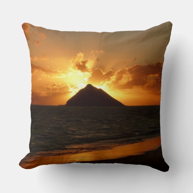 Hawaii sunrise at the beach throw pillow (Front)