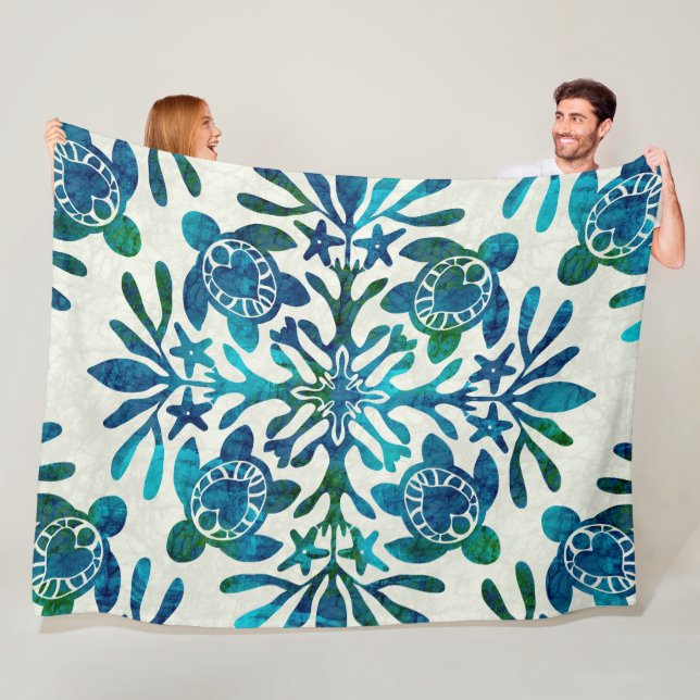 Hawaiian Quilt Honu ( sea turtle ) Fleece Blanket (In Situ)