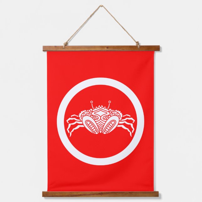 Head-on sea crab in circle hanging tapestry (Front)
