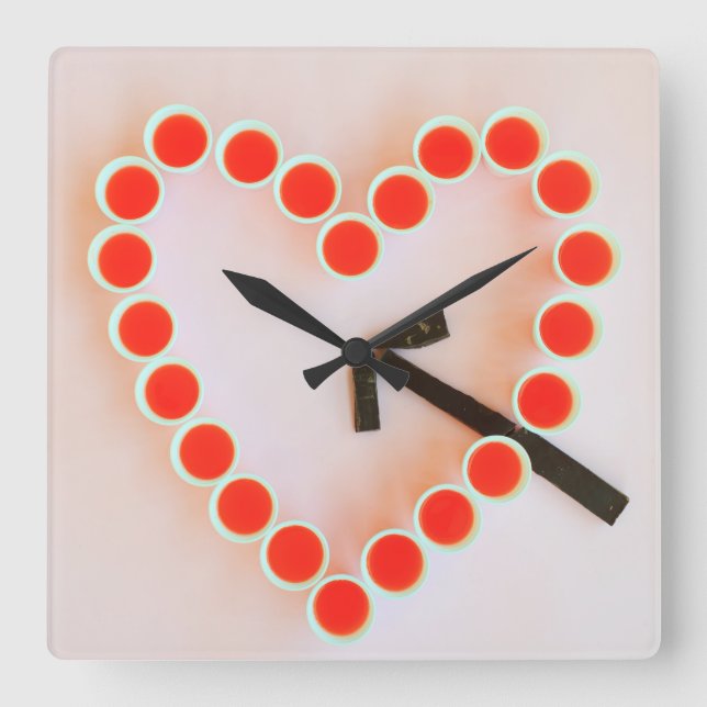 heart of glasses on square wall clock (Front)