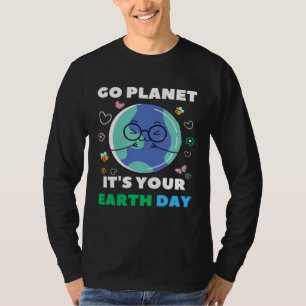 Heart Shaped Earth Day Everyday Bees World Environ T-Shirt