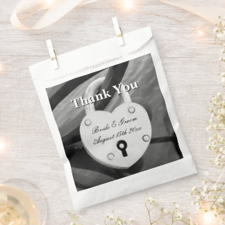 Heart shaped love lock with keyhole wedding favour bags