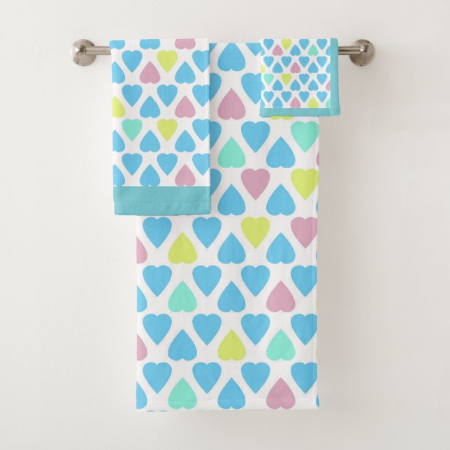 Hearts multicolor bath towel set (Insitu)