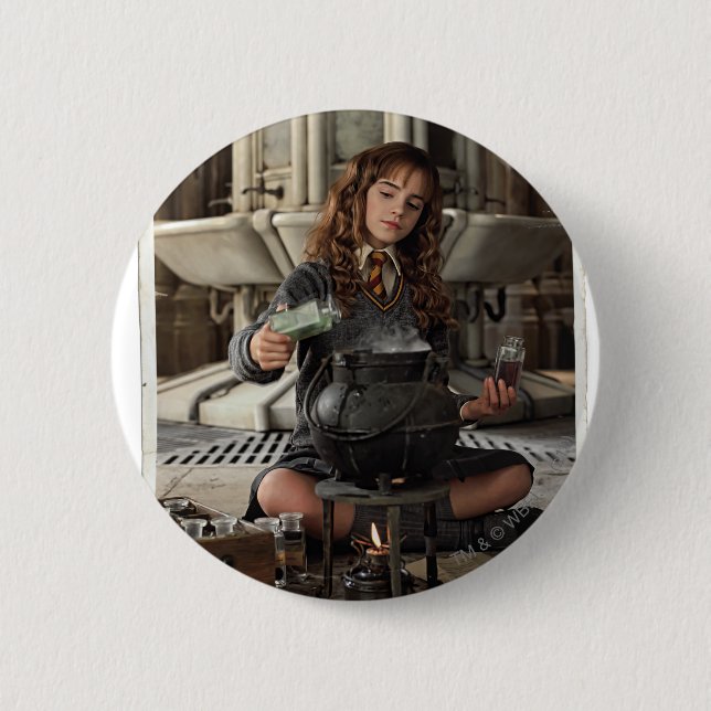Hermione 20 6 cm round badge (Front)