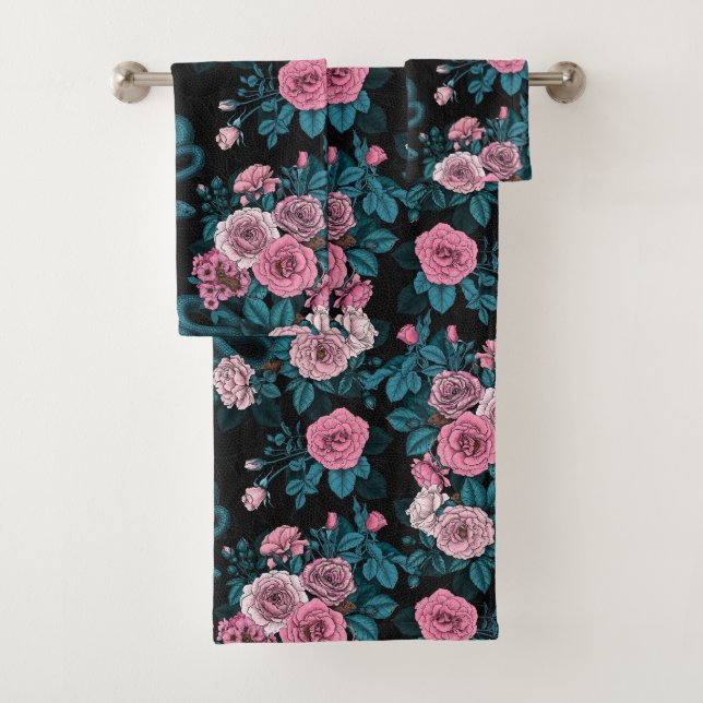 Hidden in the roses 2 bath towel set (Insitu)