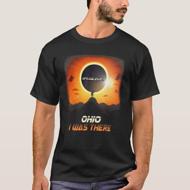 Hiking Outdoors Total Solar Eclipse 2024 Ohio T-Shirt (Front)