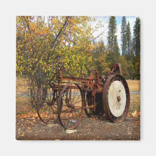 Historical tractor... magnet