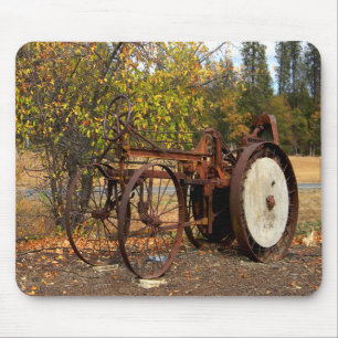 Historical tractor.... mouse pad