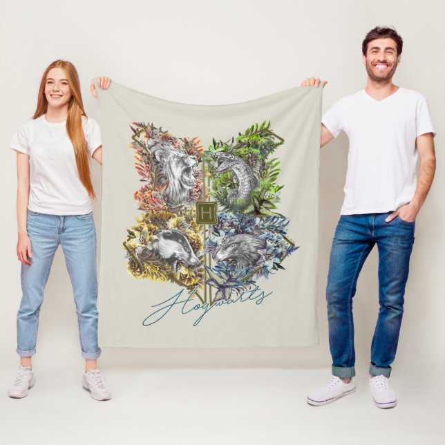 HOGWARTS™ Badge Floral Graphic Fleece Blanket (In Situ)