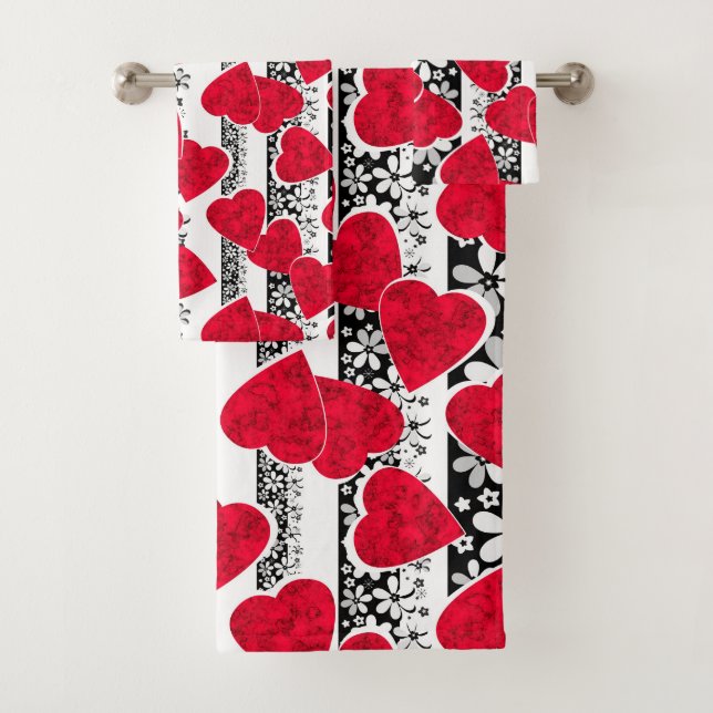 Holiday decor bath towel set (Insitu)