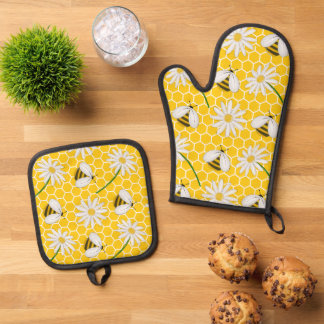 Honey Bees, Bumble Bees & Daisies Oven Mitt & Pot Holder Set