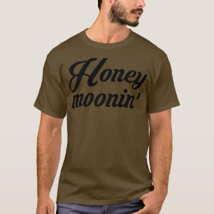 Honeymoonin Bride Groom Honeymoon Vacation T-Shirt