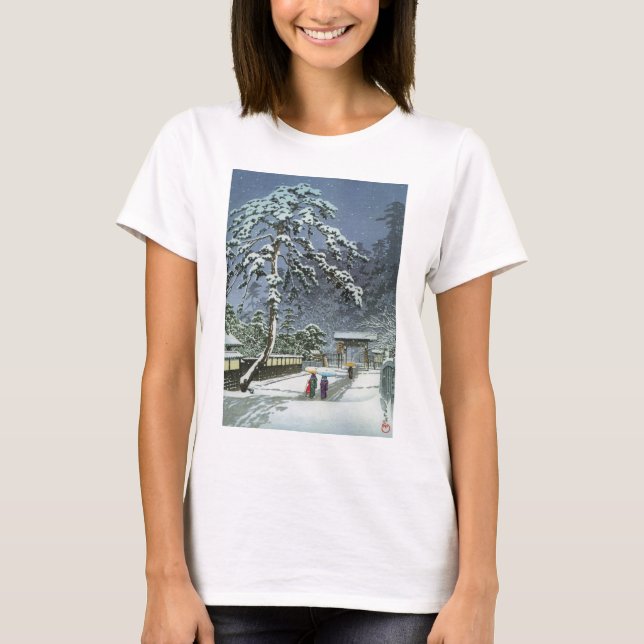 Honmonji Temple in Snow - Kawase Hasui 川瀬 巴水 T-Shirt (Front)