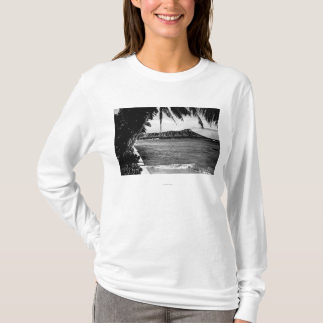 Honolulu, Hawaii - View of Diamond Head T-Shirt (Front)