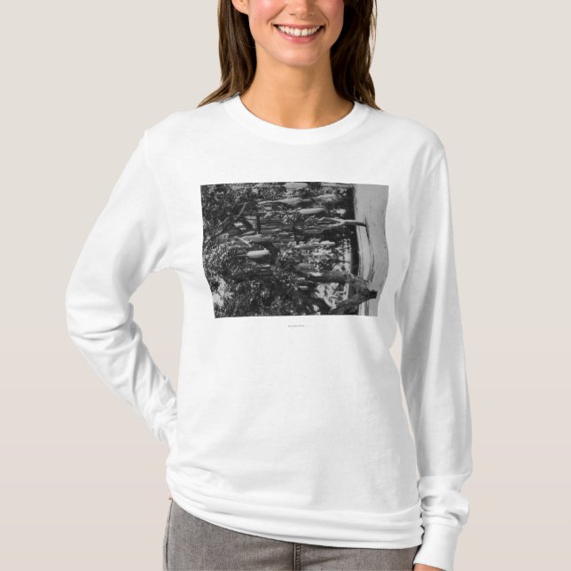 Honolulu, HI - University of Hawaii T-Shirt (Front)