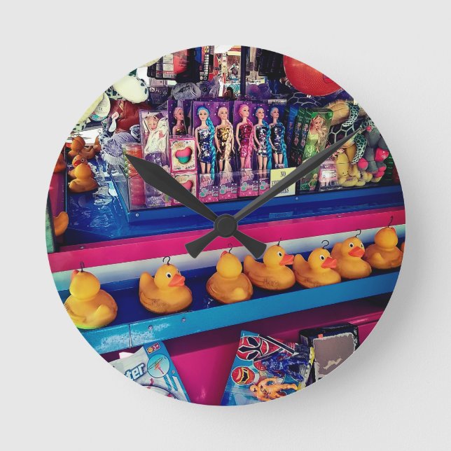 Hook a duck round clock (Front)