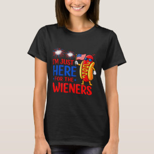 Hot dog here for the wieners funny fourth of july T-Shirt