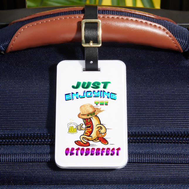 Hot dog luggage tag (Front Insitu 2)