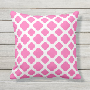 Hot Pink Quatrefoil Pattern Outdoor Cushion