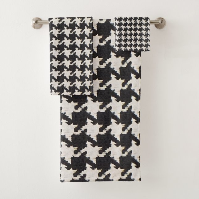 Houndstooth Black White Pattern Bath Towel Set (Insitu)