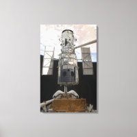 Hubble Space Telescope in Atlantis cargo bay