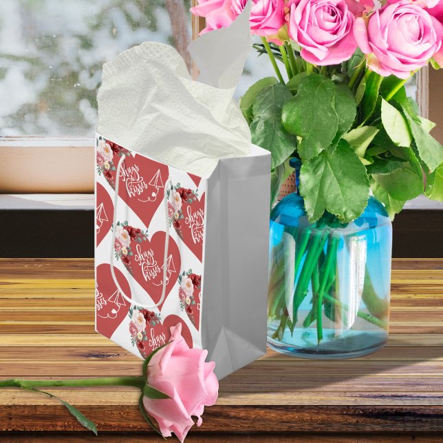 Hugs and Kisses Heart Medium Gift Bag (Creator Uploaded)