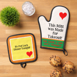 Humour Pot Luck Dinner Tonight Green Orange  Oven Mitt & Pot Holder Set
