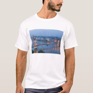 HUNGARY, Budapest: Szechenyi (Chain) Bridge, 3 T-Shirt
