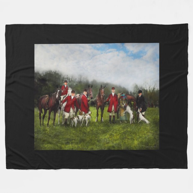Hunter - The fox hunt - Tally-ho 1924 Fleece Blanket (Front (Horizontal))