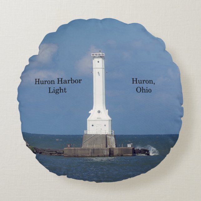 Huron Harbour Light round pillow (Front)