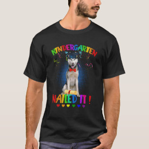 Husky Dog Graduation Class Of 22 Kindergarten Nail T-Shirt