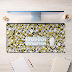 I Am Charlie Brown Pattern Desk Mat