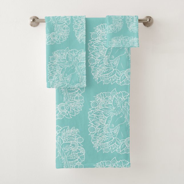 I Believe in Unicorn Bath Towel Set (Insitu)