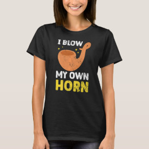 I Blow My Own Horn Rosh Hashanah Jewish New Year   T-Shirt