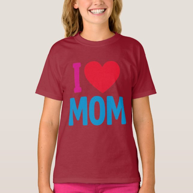 "I LOVE MOM" TSHIRT (Front)