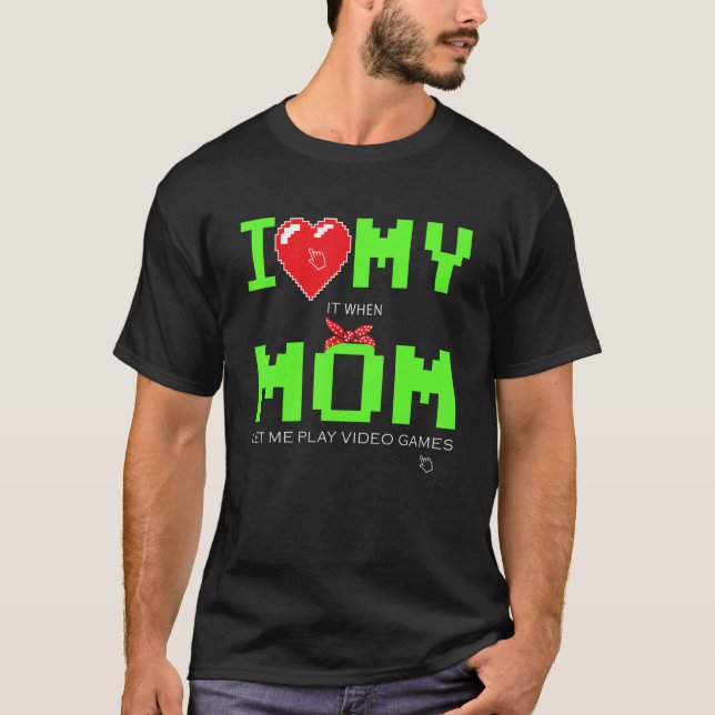 I Love My Mum  Pixel Heart Video Games Kids Boys M T-Shirt (Front)