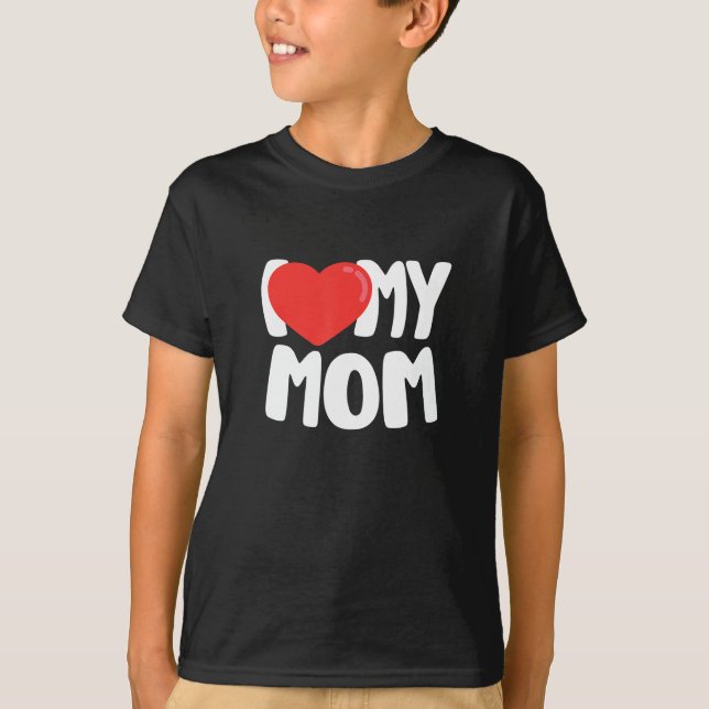 I Love My Mum TShirt with Large Red Heart (Front)