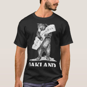 I Love Oakland California  Bear Hugging California T-Shirt