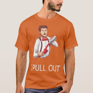 I PULL OUT Black Waitress Waiter Mixologist T-Shirt